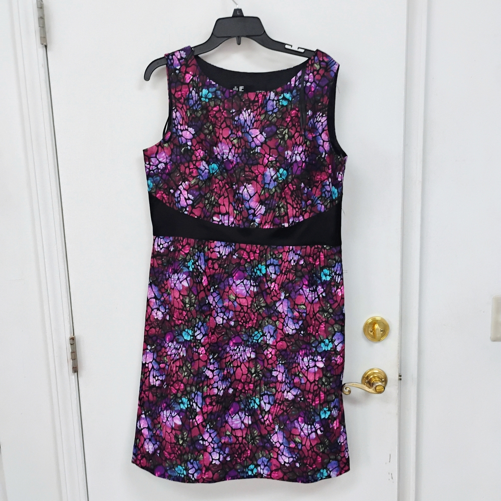 Sleeveless Floral Sheath Dress in Purple & Pink